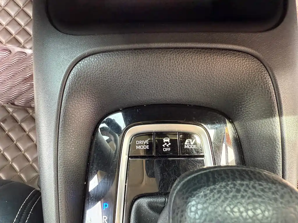 Toyota Corolla 2023 — фото 16