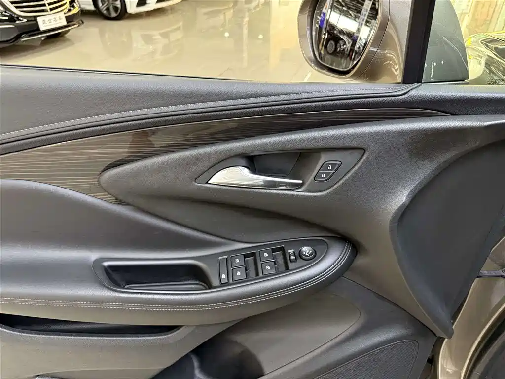 Buick Envision Plus 2018 — фото 10