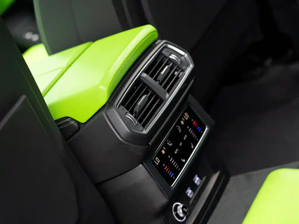 Lamborghini Urus 2021 — фото 13