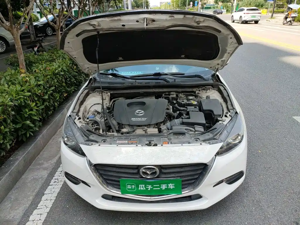 Mazda 3 Axela 2019 — фото 21