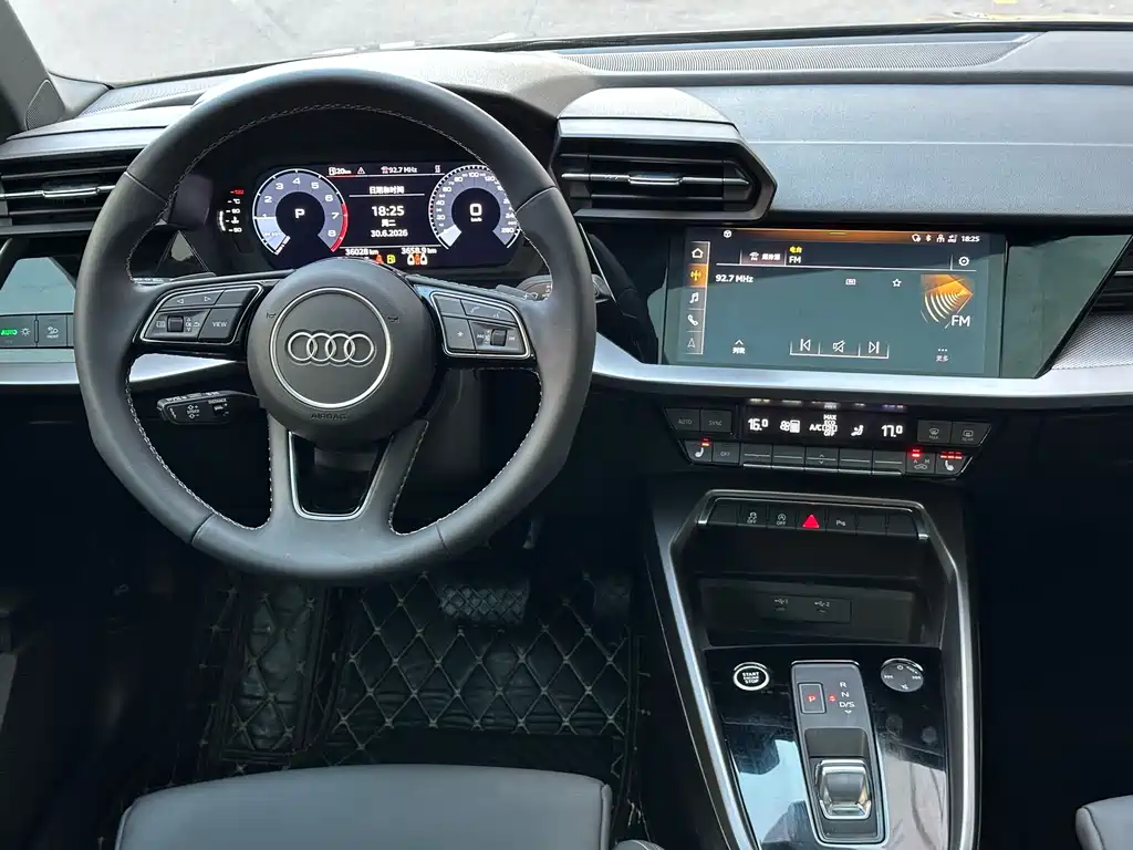 Audi A3 2023 — фото 14
