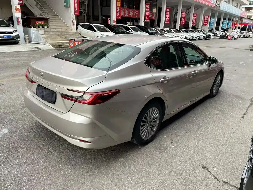 Toyota Camry 2025 — фото 8