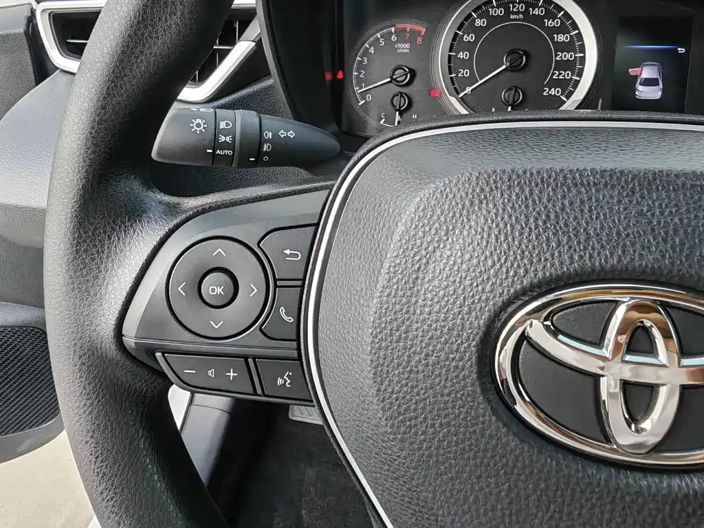 Toyota Corolla 2023 — фото 15