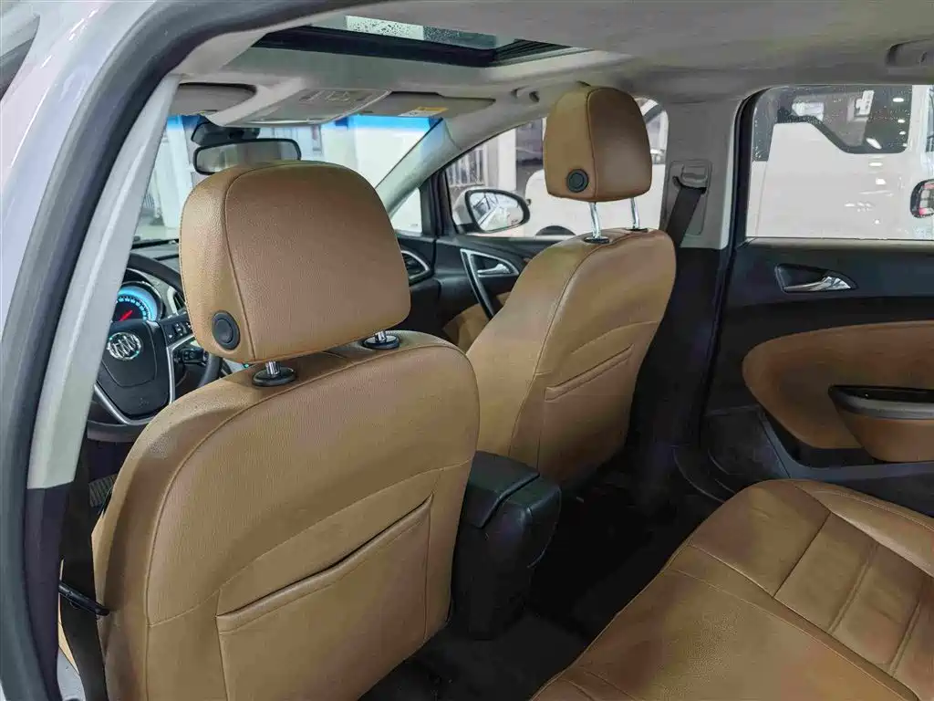 Buick Excelle 2014 — фото 14