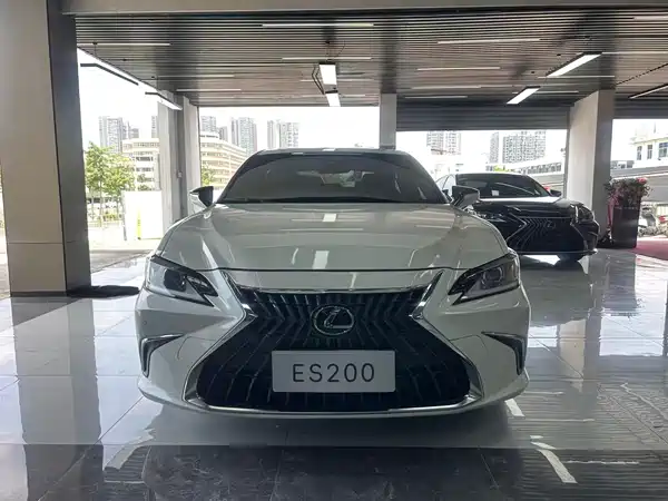 Lexus ES 2023