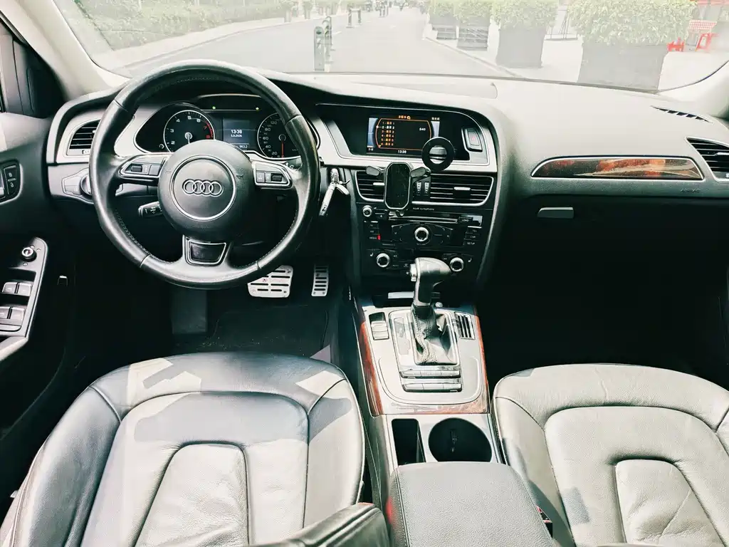 Audi A4L 2015 — фото 11