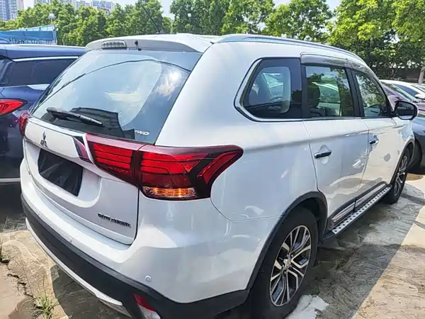 Mitsubishi Outlander 2017
