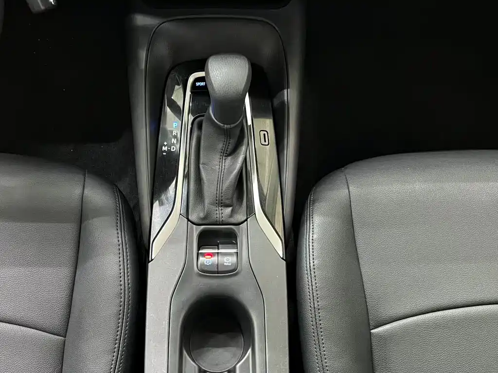 Toyota Corolla 2022 — фото 11