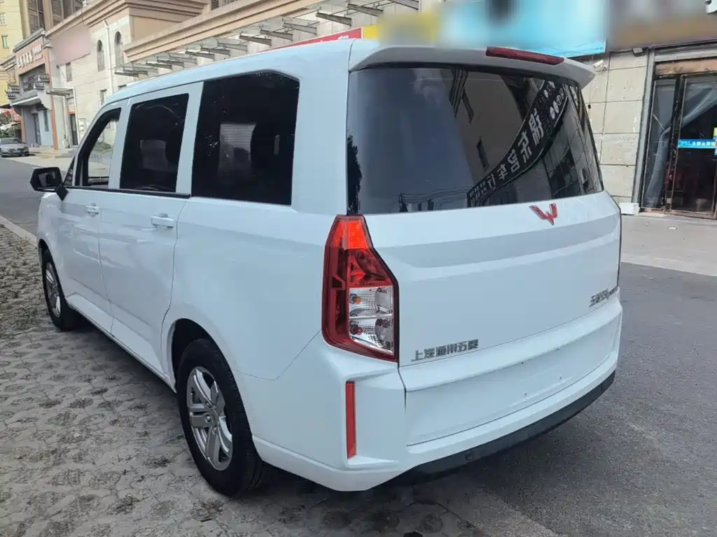 Wuling Hongguang PLUS 2021
