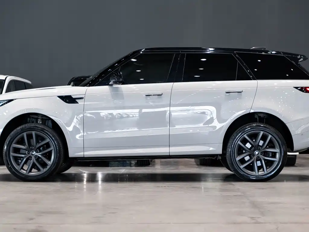 Land Rover Sport 2023 — фото 4