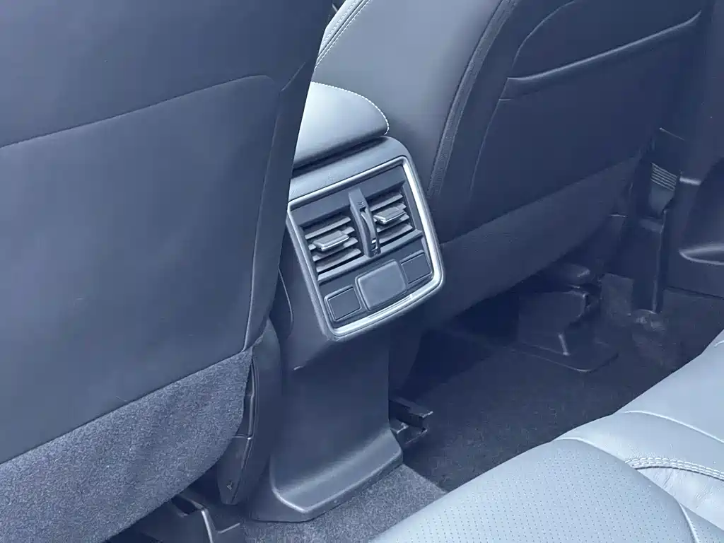 Subaru Forester 2022 — фото 17