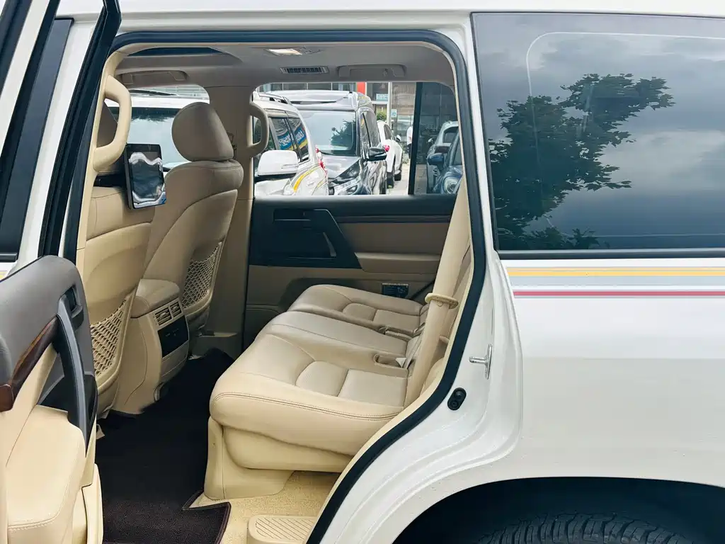 Toyota Land Cruiser 2017 — фото 14