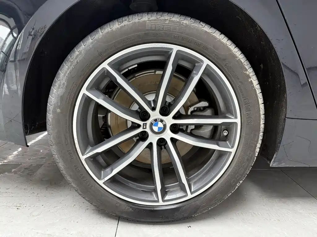 BMW 5 Series 2022 — фото 16