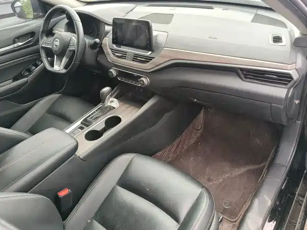 Nissan Teana 2022