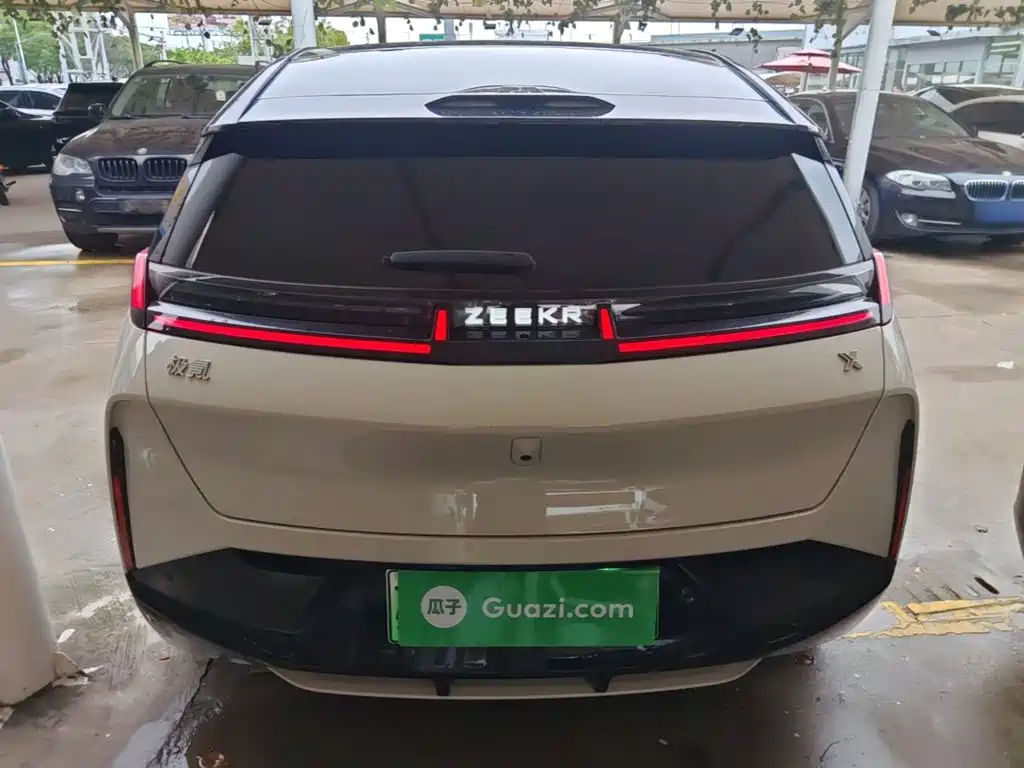 Zeekr X 2024