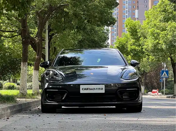 Porsche Panamera 2024