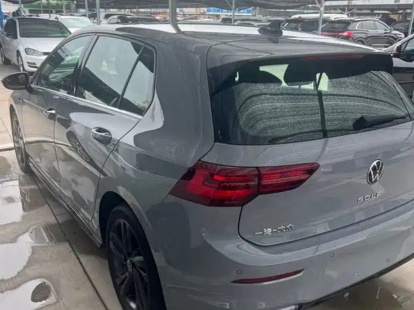 Volkswagen Golf 2024
