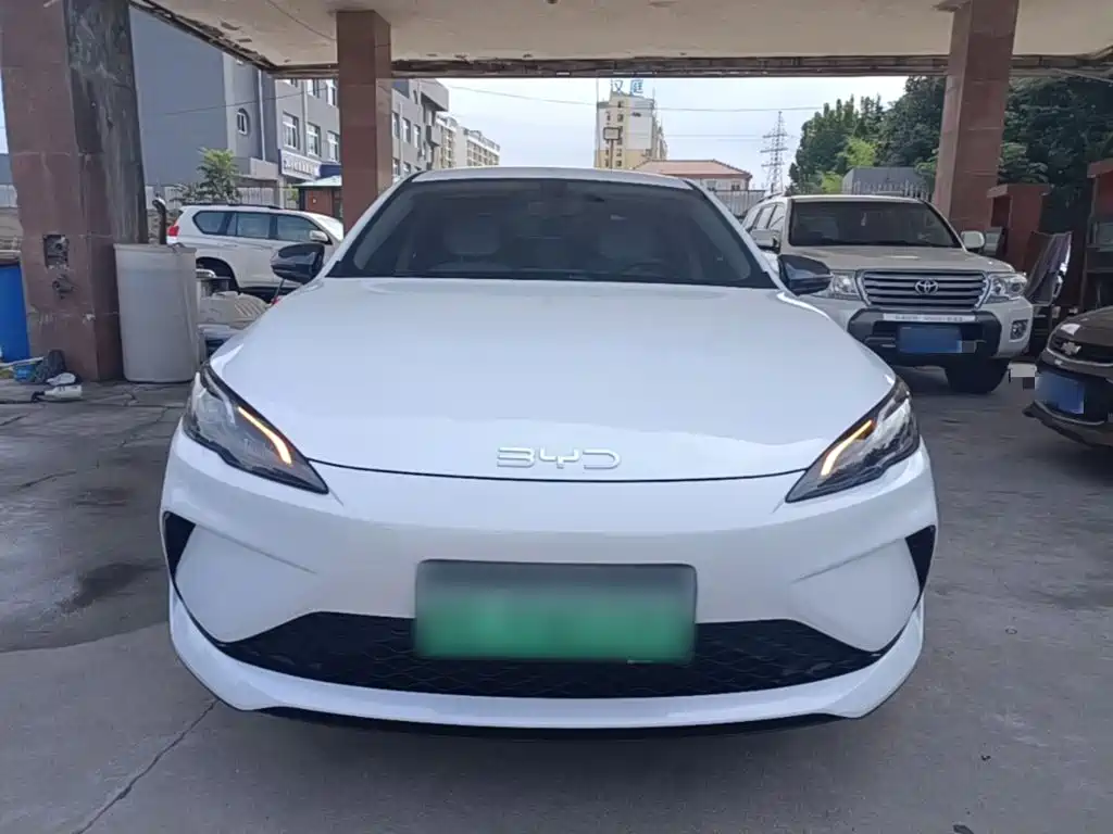 BYD Seal 05 DM-i 2025 — фото 3