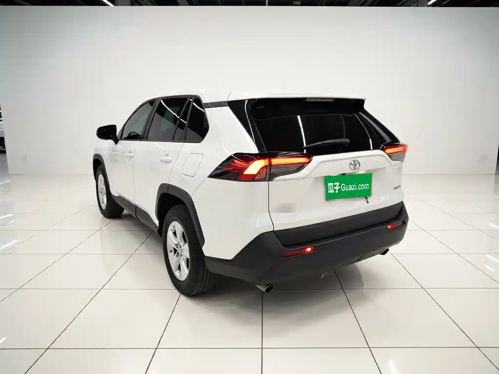 Toyota RAV4 2021