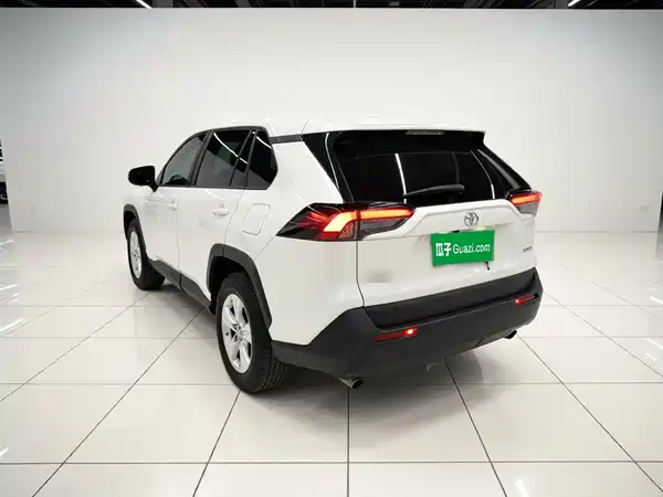 Toyota RAV4 2021