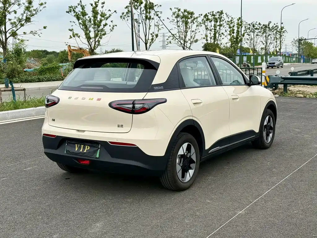 Geely Galaxy Starwish 2025 — фото 9