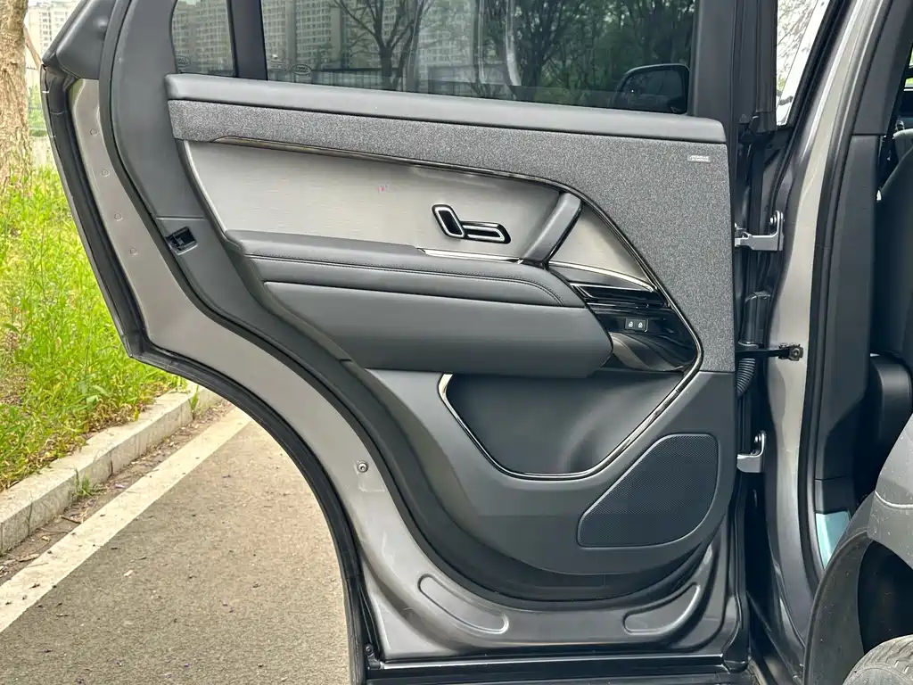 Land Rover Sport 2024 — фото 11