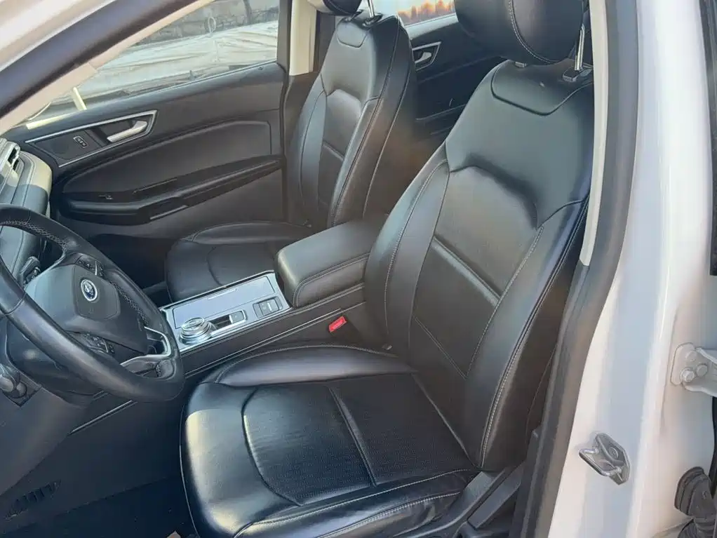 Ford Edge 2021 — фото 11