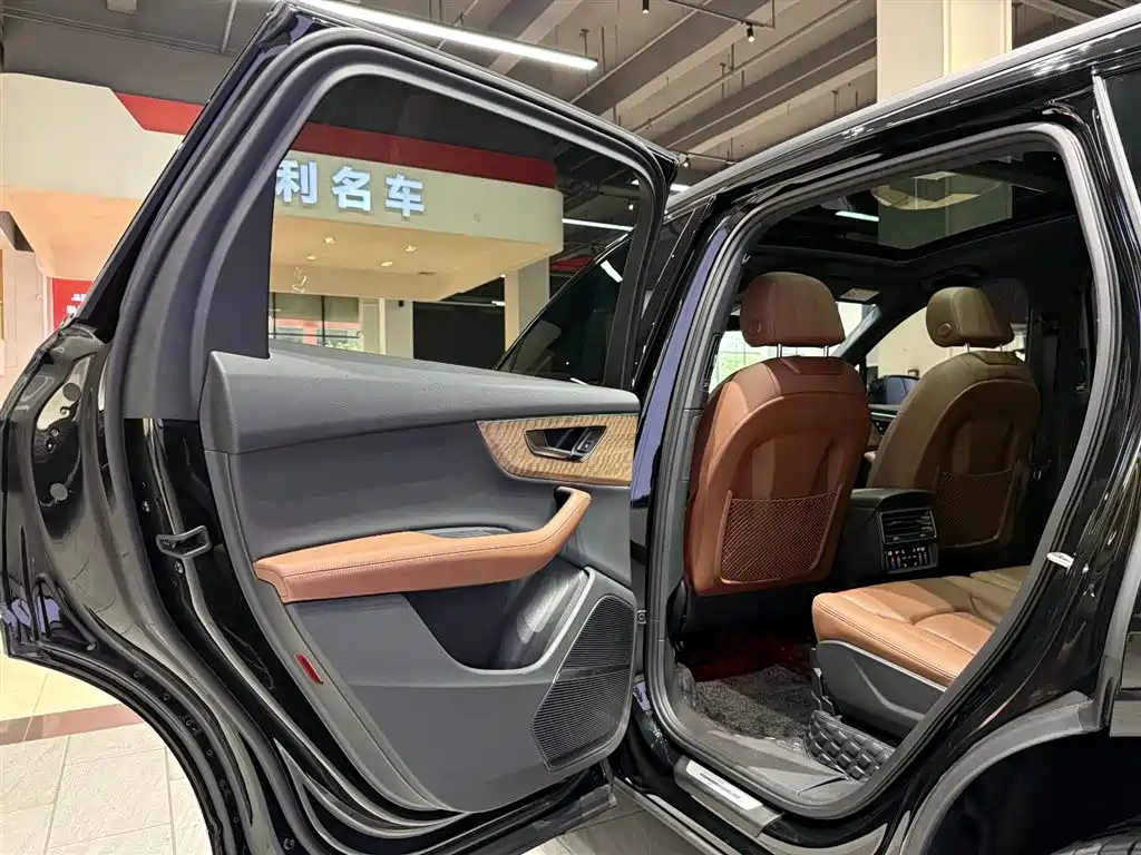 Audi Q7 2025 — фото 18