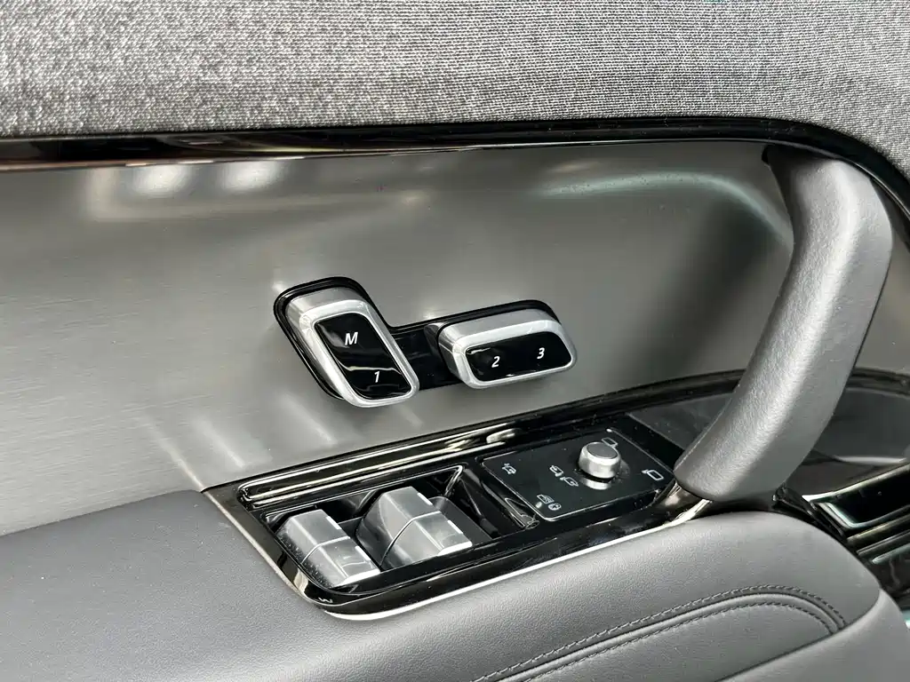 Land Rover Sport 2024 — фото 13