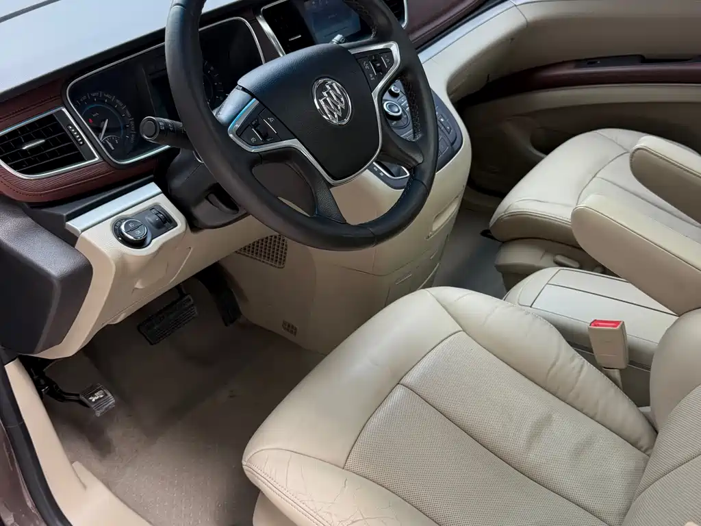 Buick GL8 2015 — фото 14