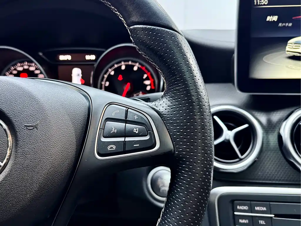 Mercedes-Benz GLA 2017 — фото 21