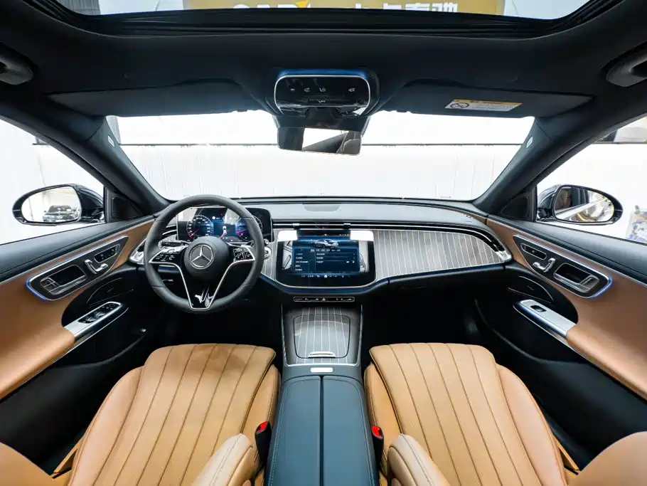 Mercedes-Benz E-Class 2025 — фото 12