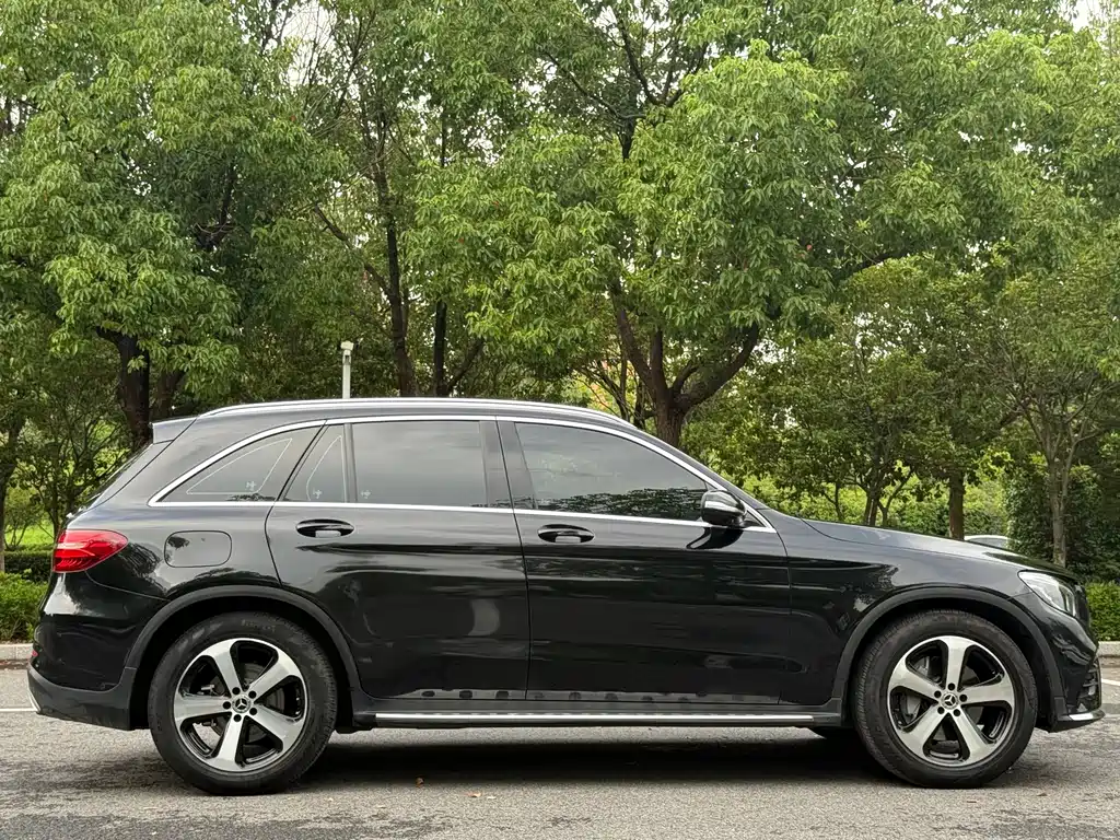 Mercedes-Benz GLC 2018 — фото 11