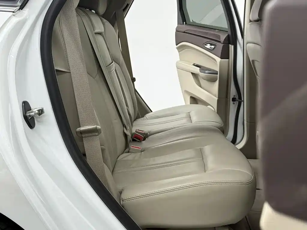 Cadillac SRX 2016 — фото 10
