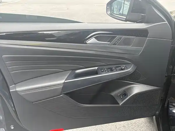Volkswagen Passat 2023