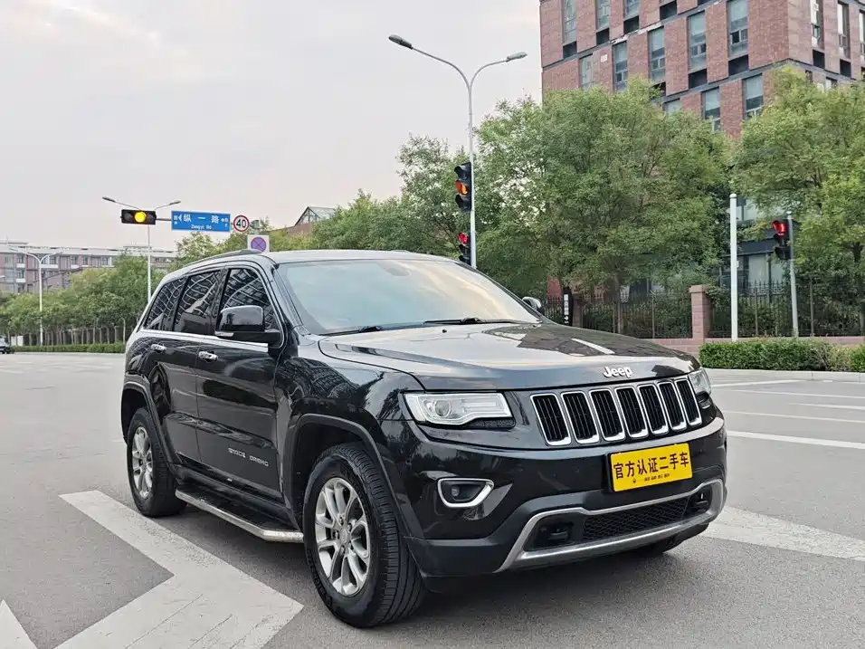 Jeep Grand Cherokee 2016 — фото 21