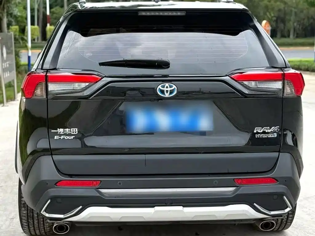 Toyota RAV4 2023 — фото 8