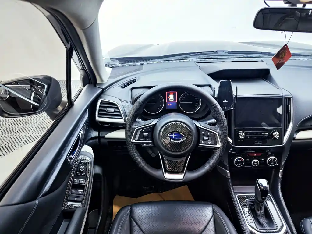 Subaru Forester 2022 — фото 13