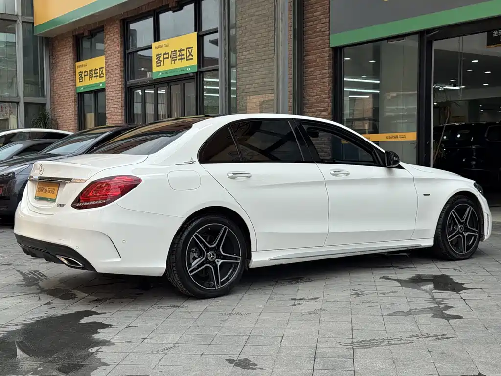 Mercedes-Benz C-Class 2021