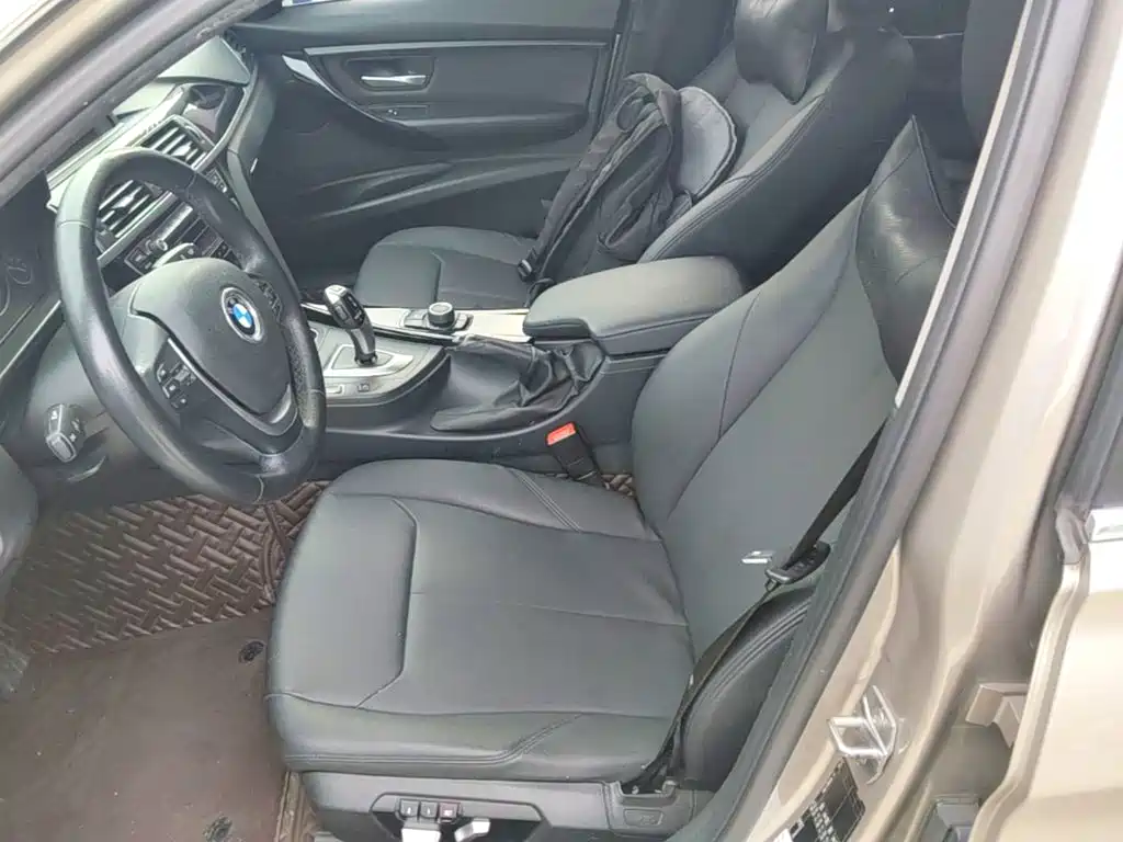 BMW 3 Series 2017 — фото 15