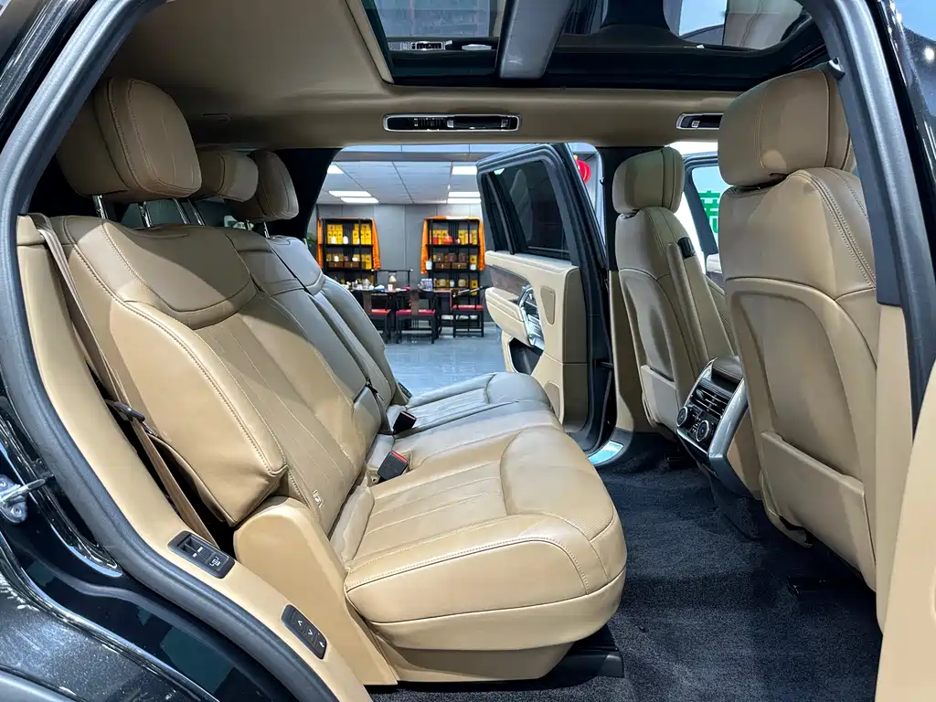 Land Rover Range Rover 2024 — фото 11