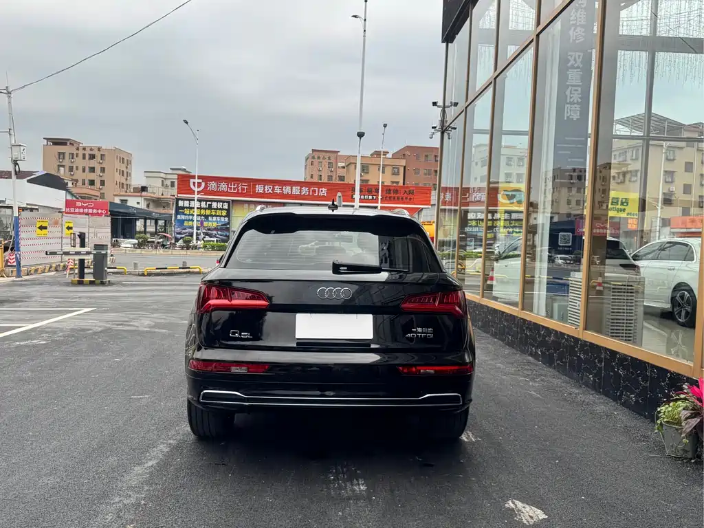 Audi Q5L 2018 — фото 29