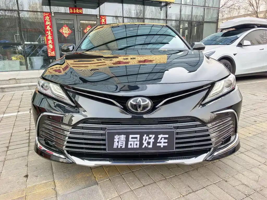 Toyota Camry 2023 — фото 2