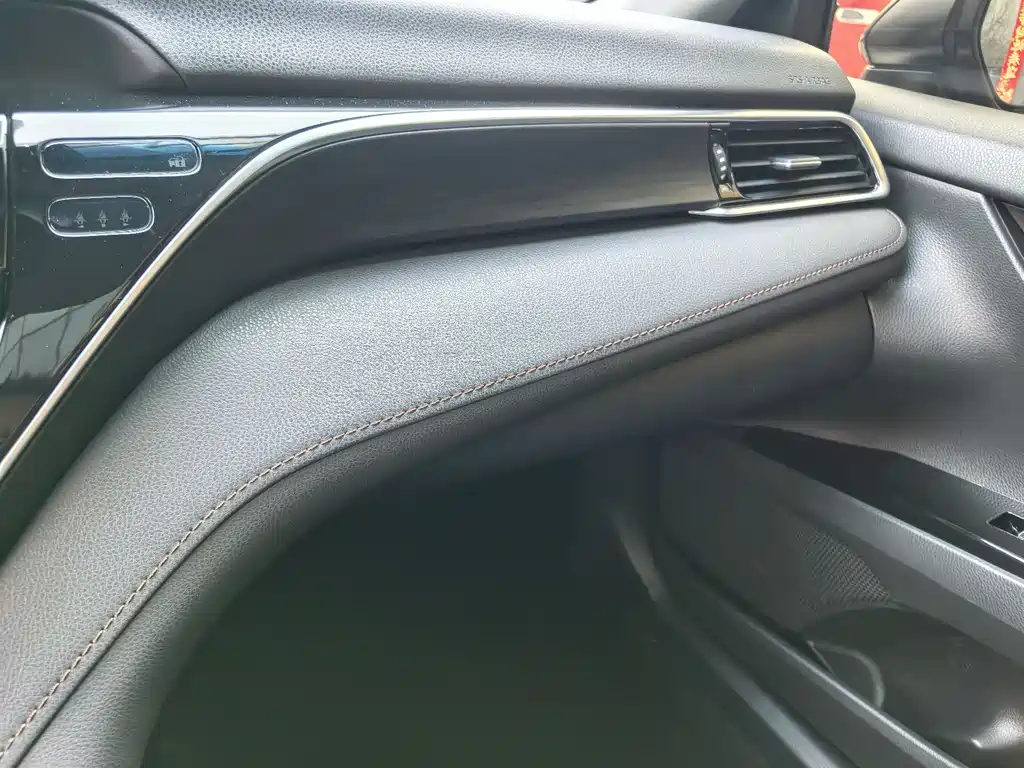 Toyota Camry 2023 — фото 17