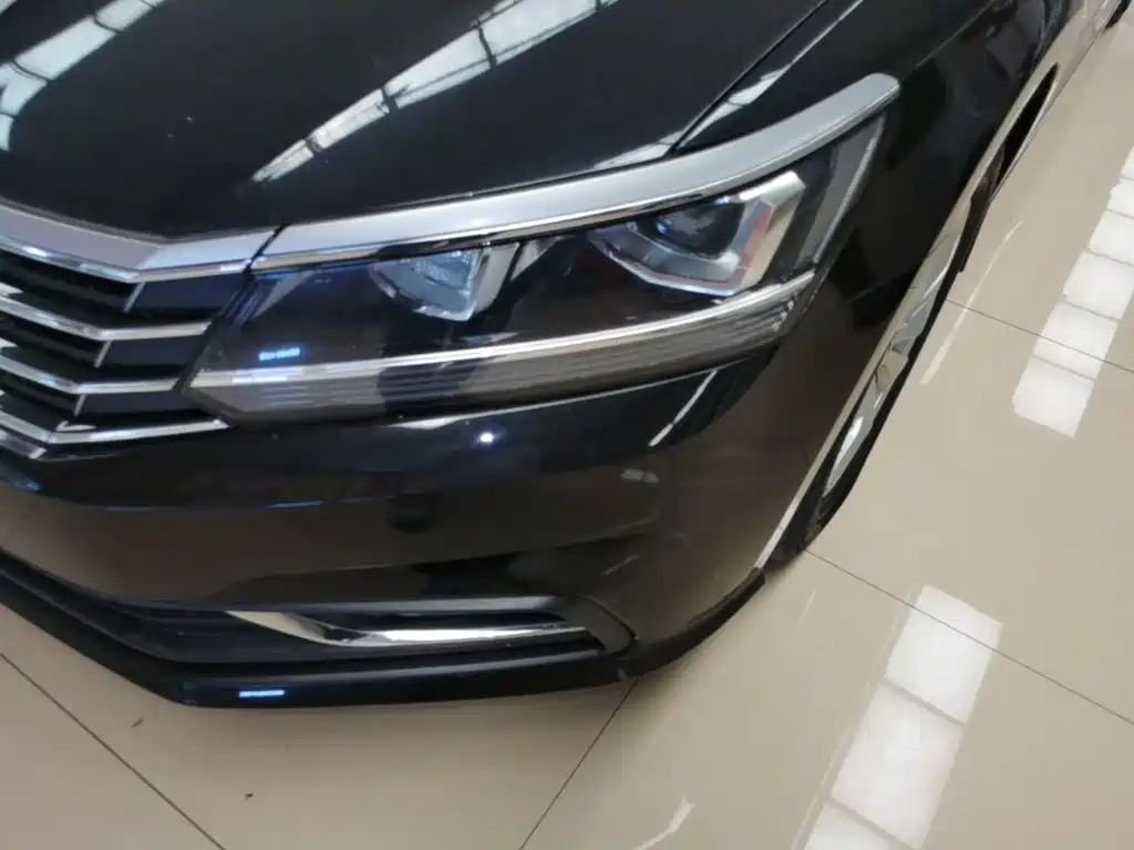 Volkswagen Passat 2018 — фото 24