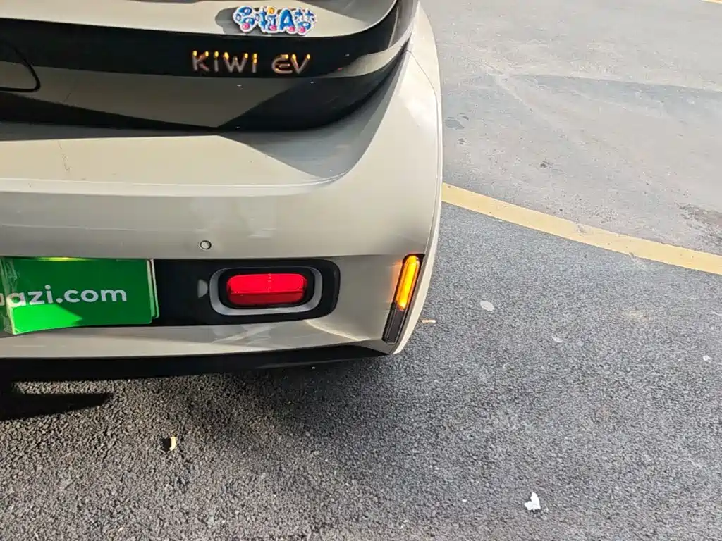 Baojun KiWi EV 2022 — фото 8