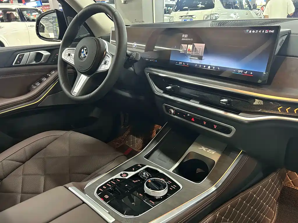BMW X5 2025 — фото 8