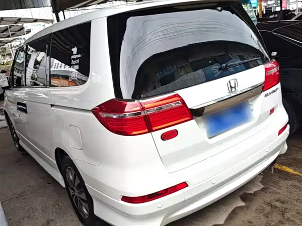 Honda Elysion 2012
