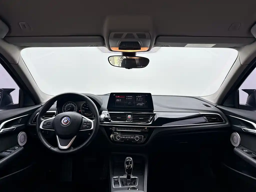 BMW 1 Series 2023 — фото 4