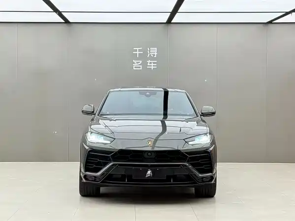 Lamborghini Urus 2021